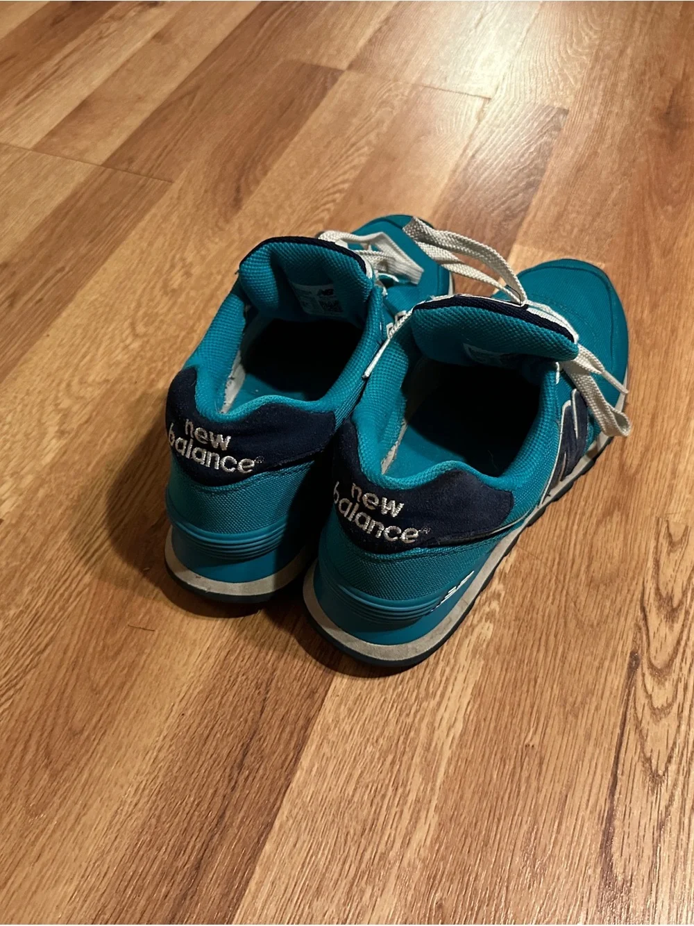 New Balance 574 team women’s size 9